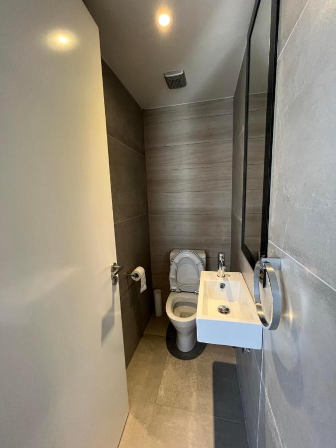 Business - Araouzou By Platform 357 Nicosia